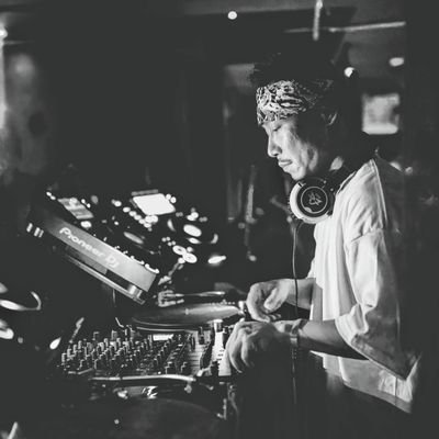 電子雑音的地下重低音音楽家
Producer, DJ / Tokyo jp.

Sounds ☞ https://t.co/nqLf2negm6 
Contact ☞ djmondaigai@gmail.com