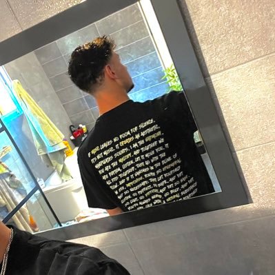 shaynix33's profile picture. 