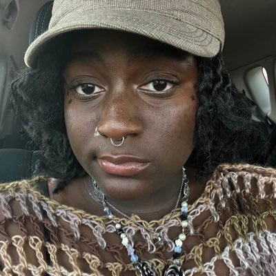 ddaniellemoon's profile picture. part time writer, full time court jester