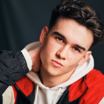 Actor: PhoenixRise - Rep’d by @mark_jermin_mgt Spotlight: https://t.co/WEuJFuFNMG