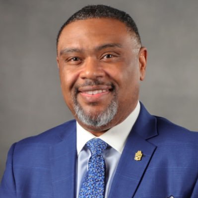 PhD, Educator. Deputy Superintendent @ Durham Public Schools. NCCU ‘92,‘98, UVA ‘99. 🤙🏿Alpha Phi Alpha 🤙🏿Tweets are my own. #WeAreDPS #GrowingTogether