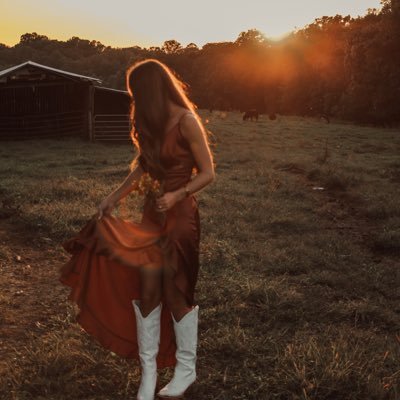 gracen_edwards's profile picture. pchs 21’ Romans 8:18 シ