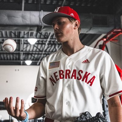 Desoto HS | 25| @huskerbaseball commit 🔴⚪️🌽                                                                        @BeRelentlessllc