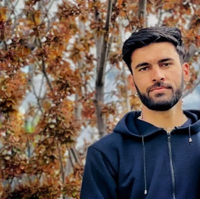 Naseeb_218's profile picture. که رڼا ته رسيدل غواړئ،نو په تيارو کې بايد مزل وکړئ🌇