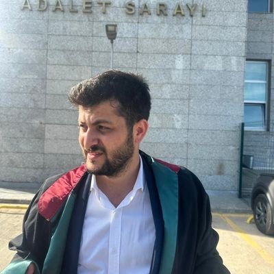Hukuka adamış bireyin sayfaya hoşgeldiniz,sefalar getirdiniz hanfendiler,beyfendiler.Ailenizin hukukçusu.Twitter Cumhuriyet başsavcısı:))