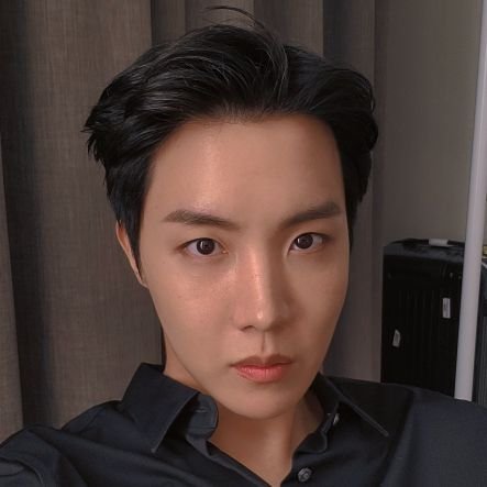 RM ❣️
I'm @7ismyluckyno_'s ♡👑
Law student 💞⚖️ 
Make today magical 💫🌛