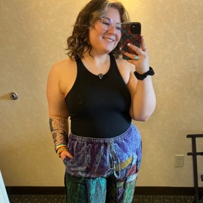 doan_cheyenne's profile picture. just an emo kid trying to heal other emo kids 🖤 #mentalhealthmatters