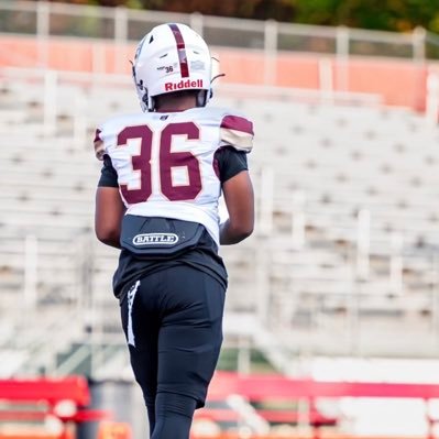 DeSmet Jesuit | 5’10 | 170lbs | C/O 2027 |  ATH | 3.5GPA |Email:27HollomBr@desmet.org