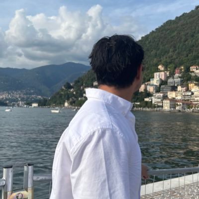 FahimSafat's profile picture. peace, art, money