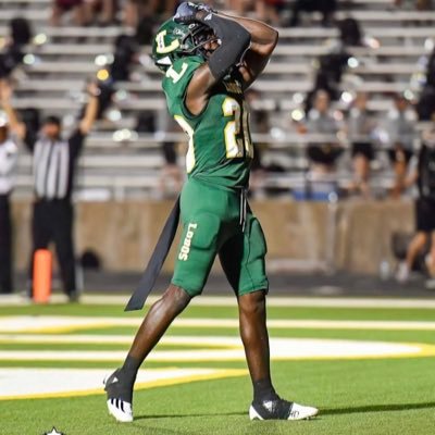 Longview High School C/O2025🎓| 5’9” | 180lb |GPA 3.5| 40 Time 4.45 | LHS🐺💚| ATH⭐️ | 100 time 10.5 💨 | kelvinwashington2025@gmail.com