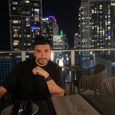 Levon_papikian's profile picture. UX/UI Designer 🎨