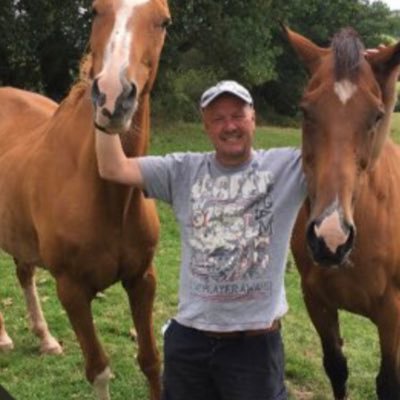 former prison officer I love dogs, horses and Sport , national hunt racing my favourite 🐎🐎🐎life is for living and keep a smile on your face