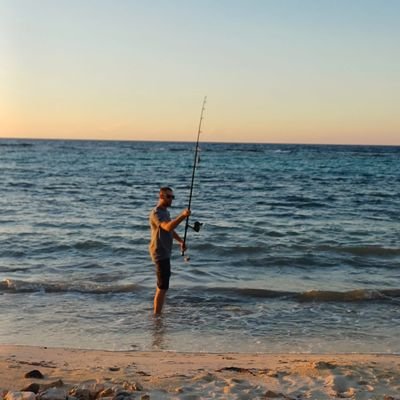 Postdoc in Little Cayman. Macroecology, fish behaviour, coral reefs, extinction.  🎾⚽️🦑🐠🍺✈