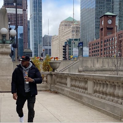 julianlafortune's profile picture. They'd kill to see you fall.