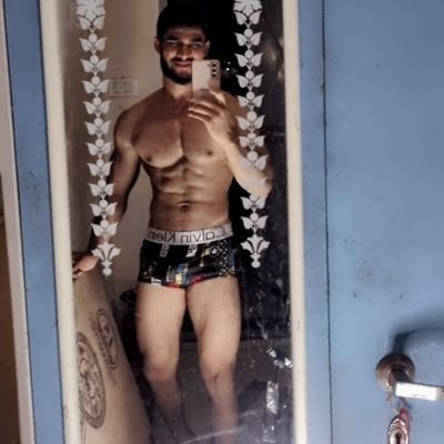 👋hey guys '
👉this is my new account so pls support me 
🏋‍♂️Mr. Indore 🇮🇳
🏋Mr. mp 🇮🇳
most important I m paid 
I m gym trainer also 
I provide all service