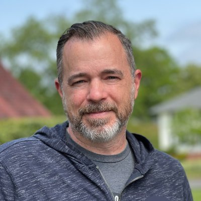 { } Software developer | 👨🏻💻 Side hustle solopreneur | ☕️ Wannabe coffee pro | 🐓 Backyard chicken keeper