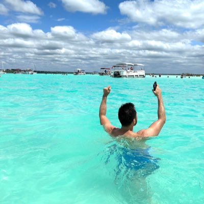 jiromexico's profile picture. メキシコ生活🇲🇽自由気まま 今日もラテン男性を追いかける🌈 PFはメキシコ債券重視&SP500。おっとり筋トレ、ゆっくりランニング A Japanese guy living in Mexico 幻影やめてFFRKに復帰。日本人男性?カッコいいに決まってるやろ お祓い天安門