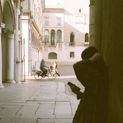 isabellarcci's profile picture. 