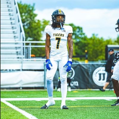 6’1 180/ WR @ Fort Hays State University GPA: 3.2 Class - junior