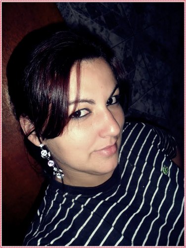 sou uma pessoa simples.. tenho sonhos assim como td mundo.. tenho mta fé em Deus acima de td.. amoooo minha Familia mais que td nesta vida!!*----*