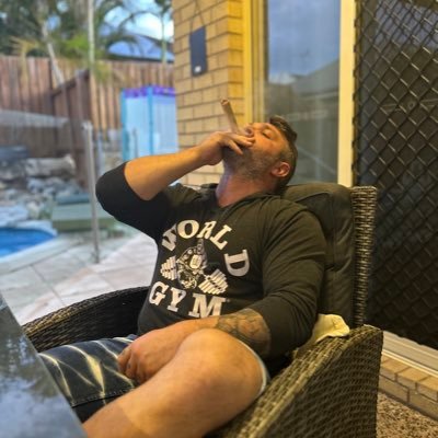 cigar_papii's profile picture. tasting new cigars weekly.!