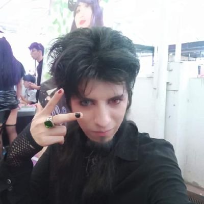 🇲🇽 Visual kei, Gothic, Science Fiction and Fantasy writer, Metal and Dark Ambient, PhD Psychology, Yugioh! Professional Duelist and Pokémon Trainer.