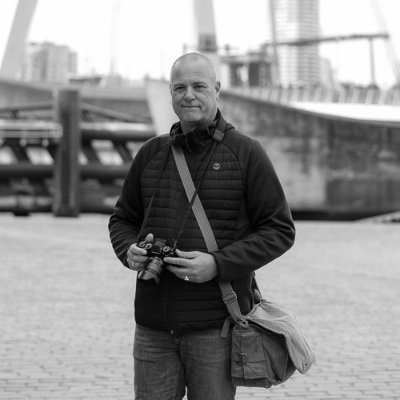 Gerard van der Net is een gepassioneerd straatfotograaf uit Rotterdam