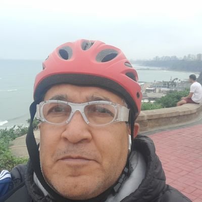 Esposo de Iri y papá de 4 increíbles hijos.#Transporte sostenible #logística#cine #musica y #libros. Lo extraordinario de lo ordinario!!