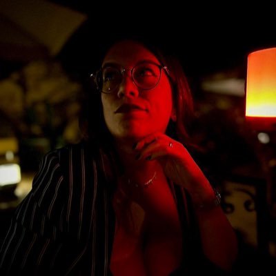 dorcasb_'s profile picture. Epicentro del tragicomico, mi succedono cose e continuo a chiedermi il perché. || AH SIGNORA MIA