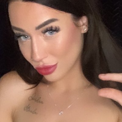 I am @oliviadommex findom submissive. I also like football and stock trading so that I can share profits @oliviadommex