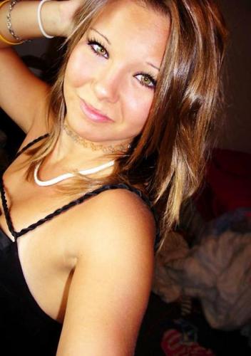 Caarley0kc7's profile picture. Yet another Christmas alone... anyone single? add me at http://go-u‌r‌l.in/4Mc