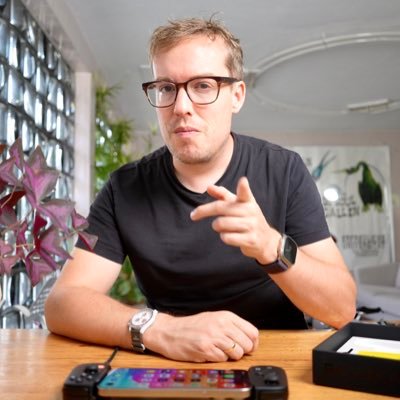 journalist @tagesanzeiger / @tamedia and sociologist. interested in technology and the internet. passionate about photography and watches. micro-youtuber.