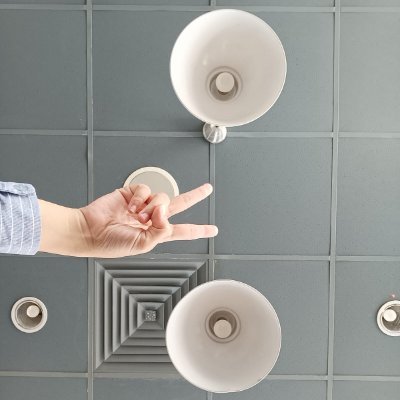 introvert_aku13's profile picture. Berdamailah dgn diri sendiri