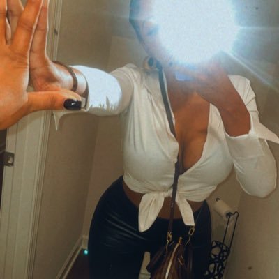 xo_bang's profile picture. This page is for sh*ts & giggles 😘       IG: xo.bang