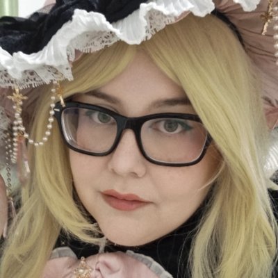 Amber | she/her | 31
i cosplay, draw, and stream, and sometimes do a Funny