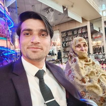 که پښتو مــي په نامـــه فخر و نه کړ
بيا مي مه يادوئ نوم په پښتنو کښې