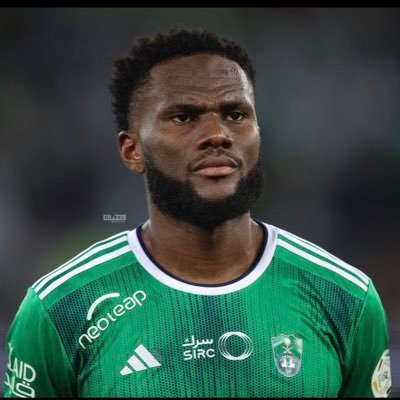 لاتبالغ في المجامله حتى لاتسقط في بئر النفاق.. ولاتبالغ في الصراحه حتى لاتسقط في وحل الوقاحه