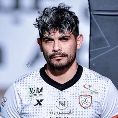 ayaas100's profile picture. اثق انها ستمطر 🖤🤍