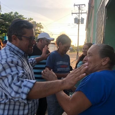 Contador  Publico, Miembro de la Direccion Nacional de Proyecto Venezuela y con Apure siempre en mi Corazon y Accion.