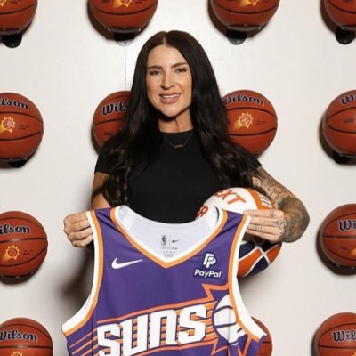 manager of creative for the phoenix @Suns | available for freelance | ig: https://t.co/Q6W59wmpK6 | https://t.co/XBw1Z9Tqfy