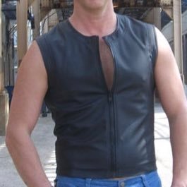 **NSFW**  Fetish/leather guy + gay conservative. Not part of the TQ+ Bullshit. #Trump24