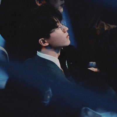 RUdB4behXpeph9x's profile picture. “爱竟会是徒劳的”