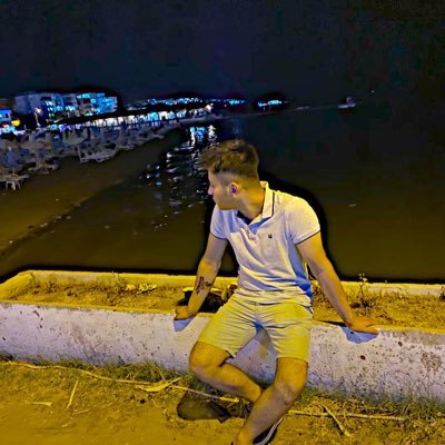 omerresm1's profile picture. No Bi Yet