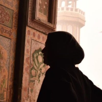 SarahMokh's profile picture. Writing, filmmaking, PhD student @NYU Middle East & Islamic Studies. @Harvard alum in NELC & English. 

Searching for meaning in a spider's web.