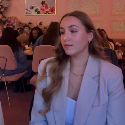 eugeniemlr's profile picture. 