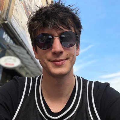 ernest32x's profile picture. 🚀🌌📱💻👨🏻‍💻📸🎞