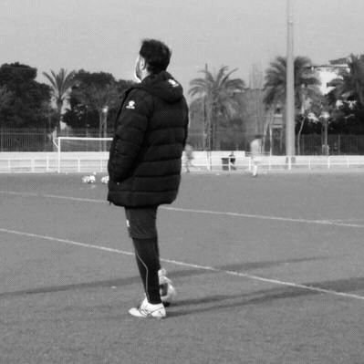 • Psicólogo General Sanitario • Colegiado en @COPsicologia • Máster Psicología del Deporte • TDS • Entrenador Nacional de Futbol- Nivel 3.