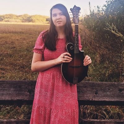 ☆Just a Bluegrass lovin' girl with big dreams☆
•Dills Family Bluegrass Band- vocals, mandolin & bass (occasionally)
