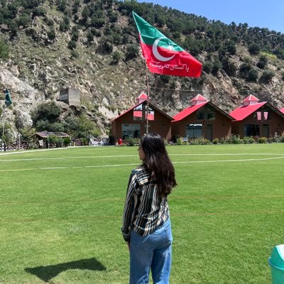 YumnaSheikh20's profile picture. trying to understand how economy works