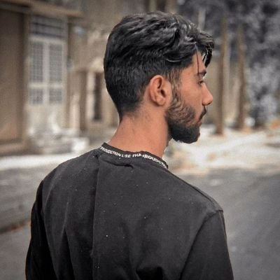 khodemwmd's profile picture. زندگی سراسر pain است...🍁